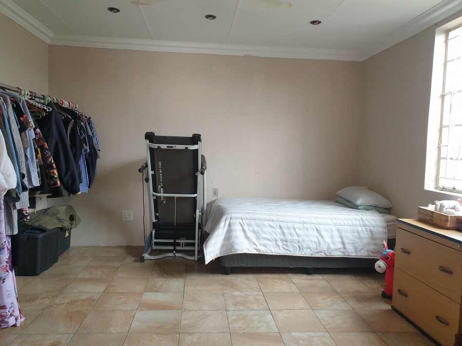 6 Bedroom Property for Sale in Villiers Free State